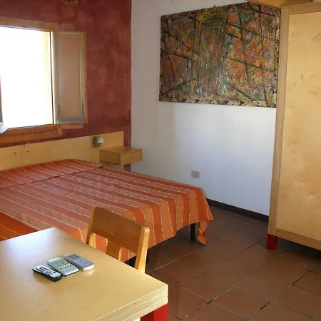 Guest house Il Cortiletto 3*